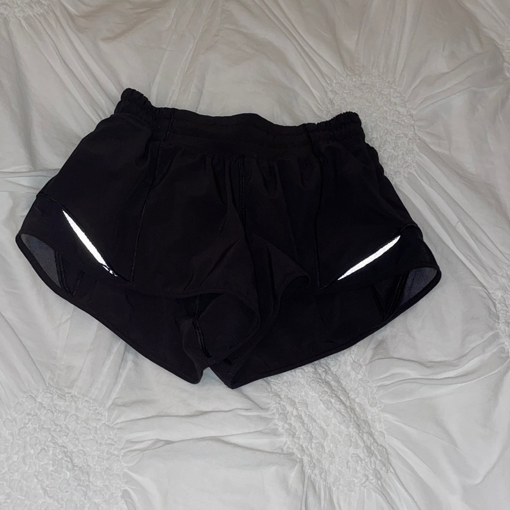 Lululemon Black Hotty Hot Shorts 2.5